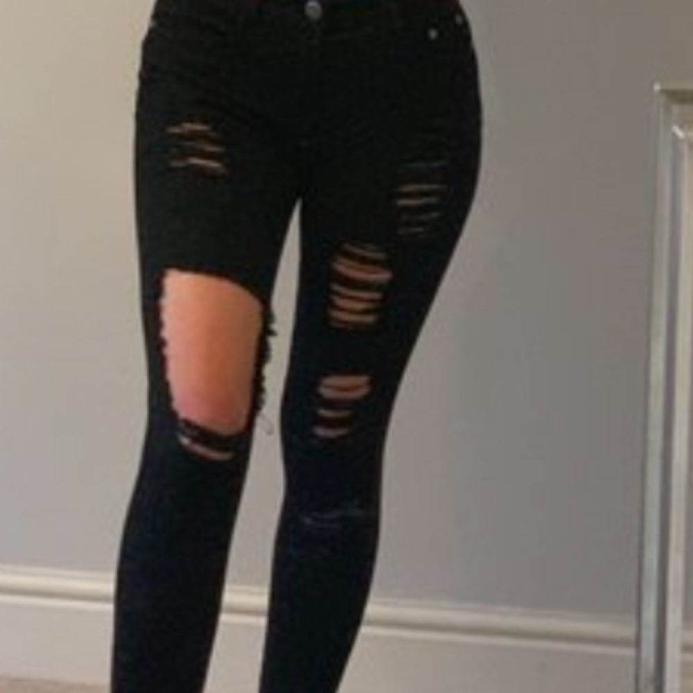 BLACK FASHION NOVA JEANS !